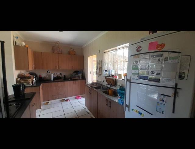 4 BEDROOM HOUSE FOR SALE IN MOUNTAIN VIEW